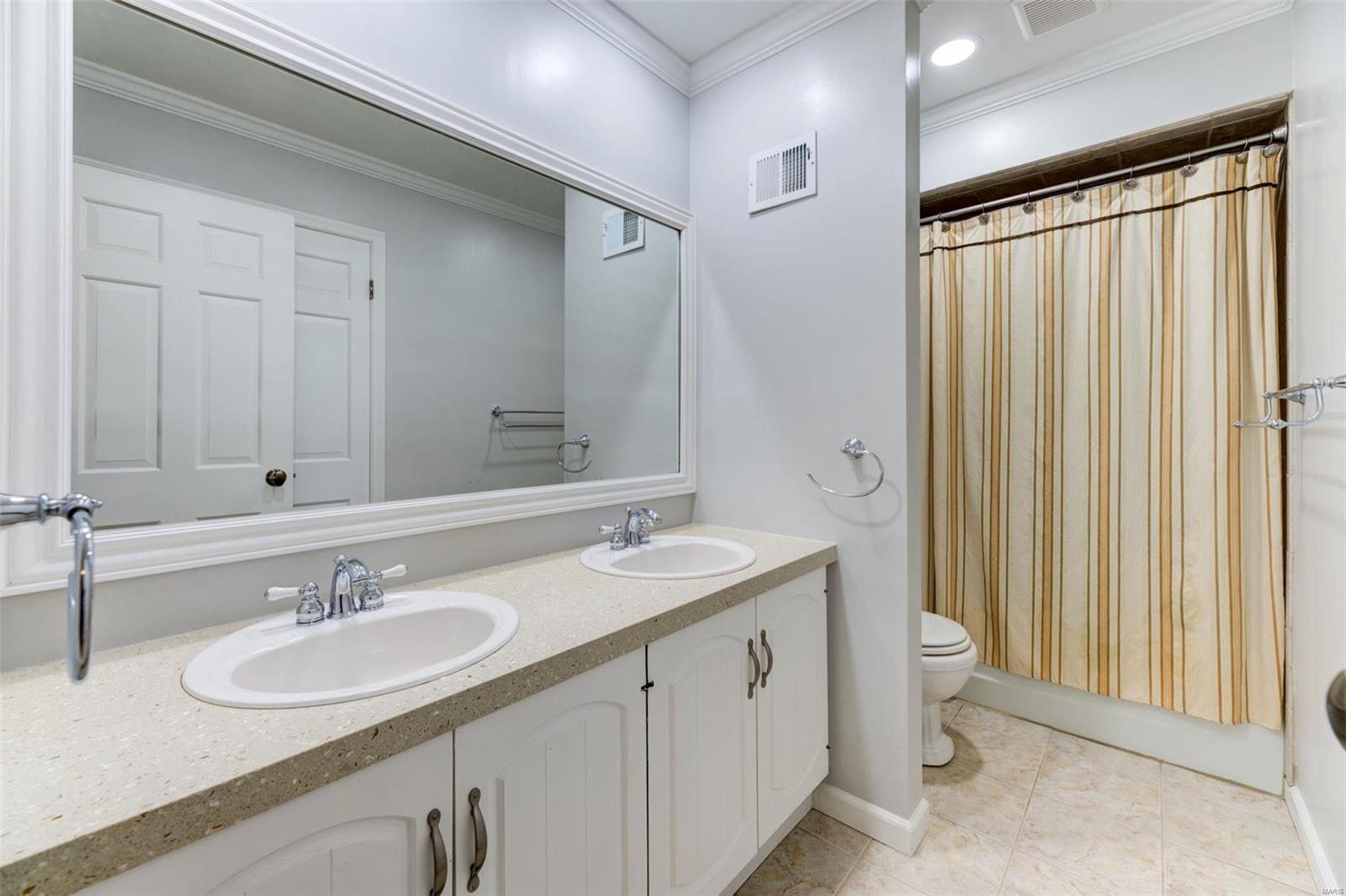 Ladue Downs - Residential