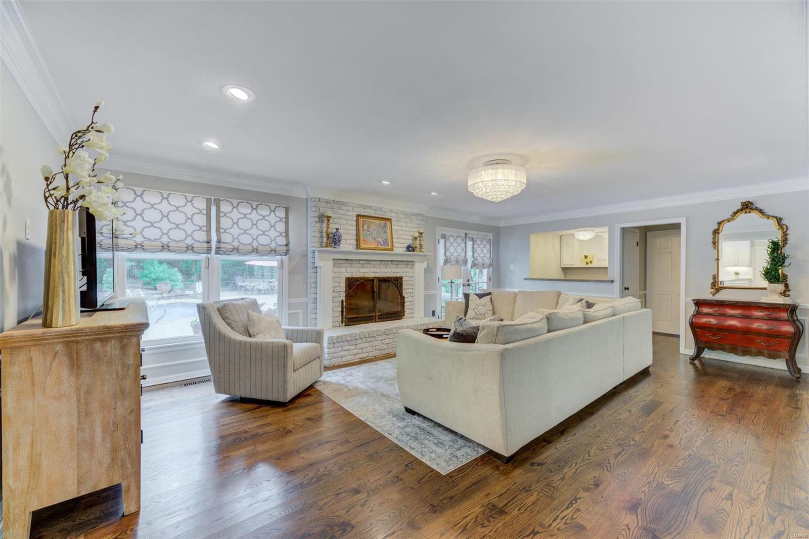 Ladue Downs - Residential