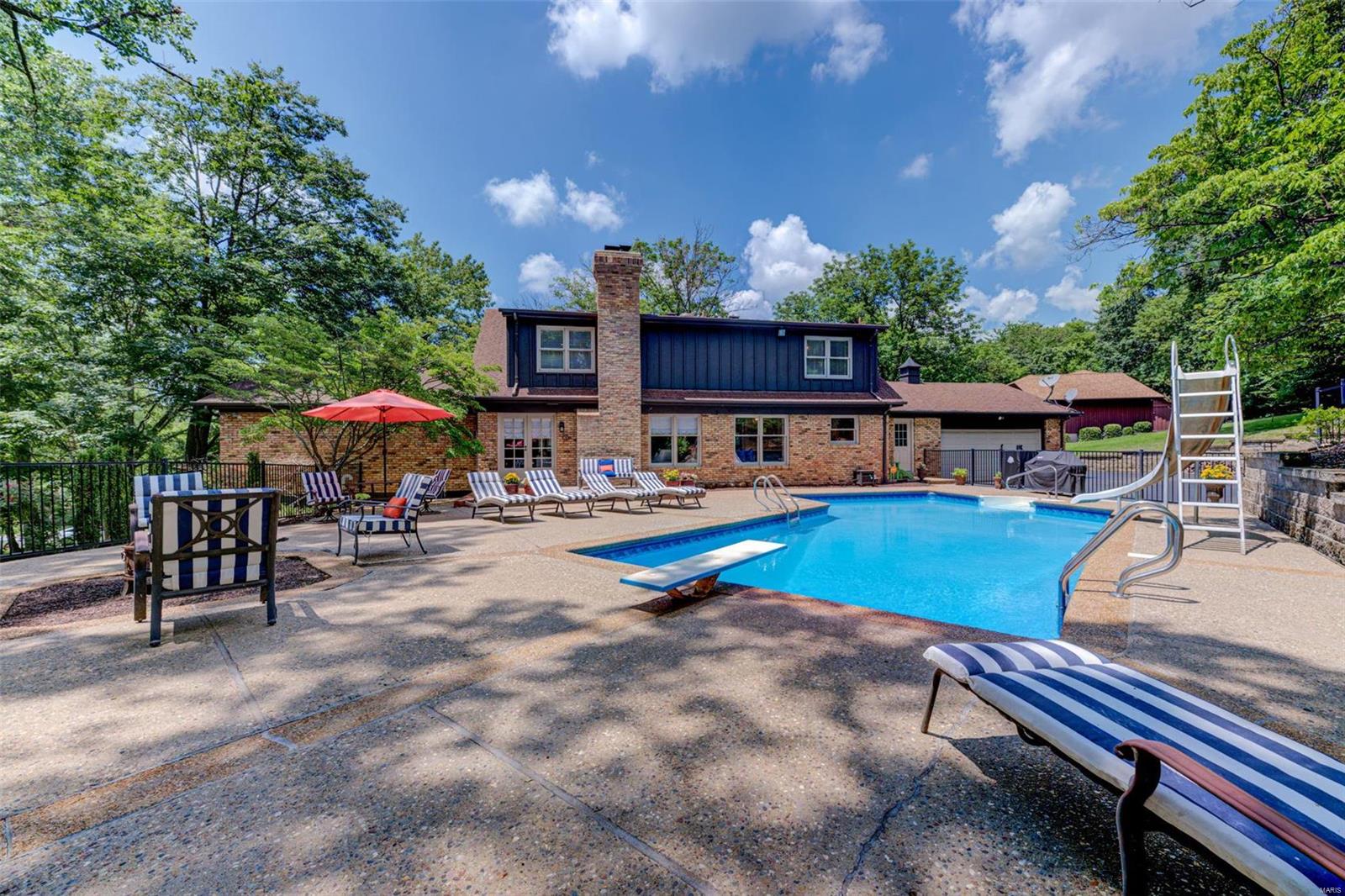 Ladue Downs - Residential