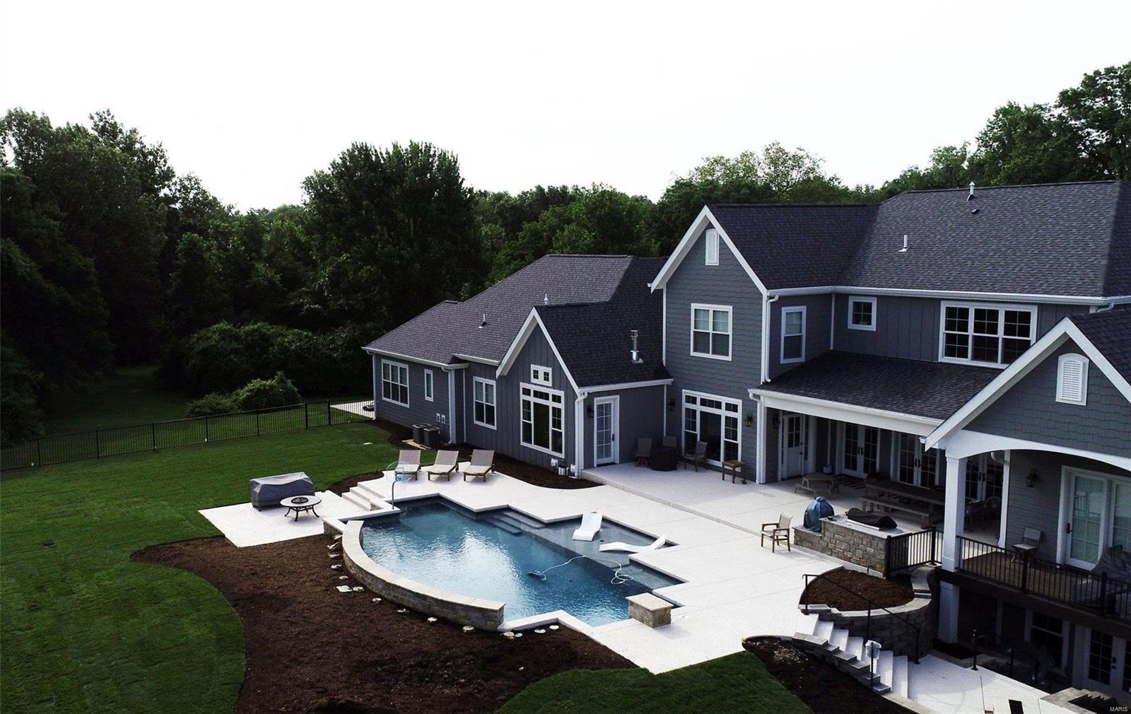 Springdale Manor - Residential