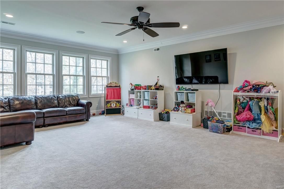 Town & Country Manor - Residential