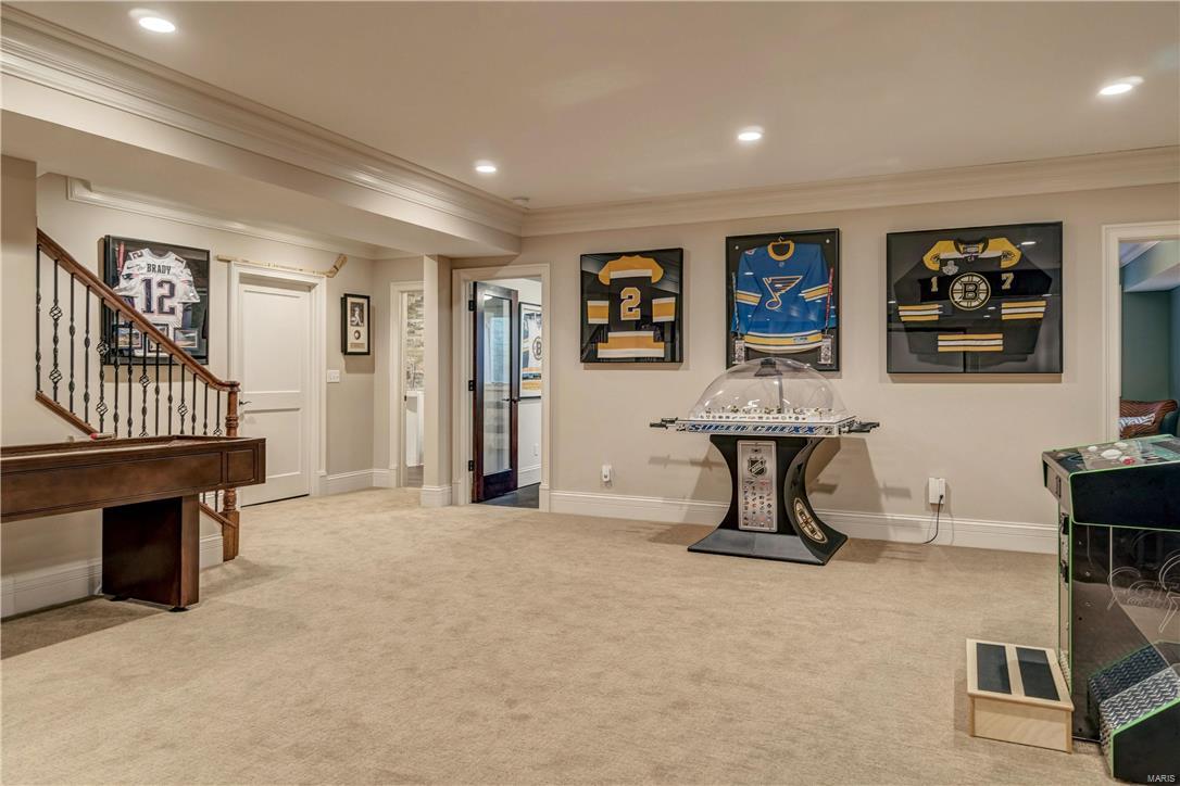 Town & Country Manor - Residential