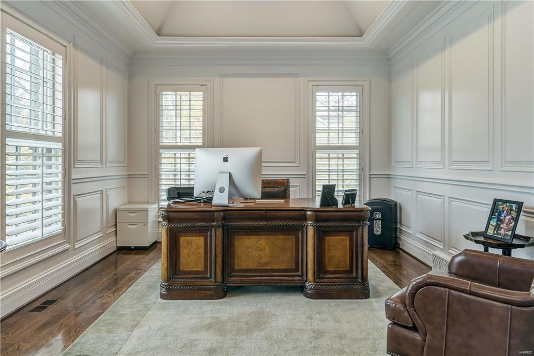 Town & Country Manor - Residential