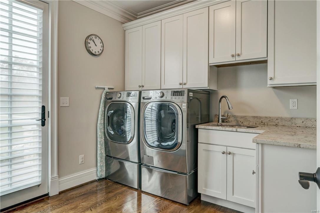 Town & Country Manor - Residential