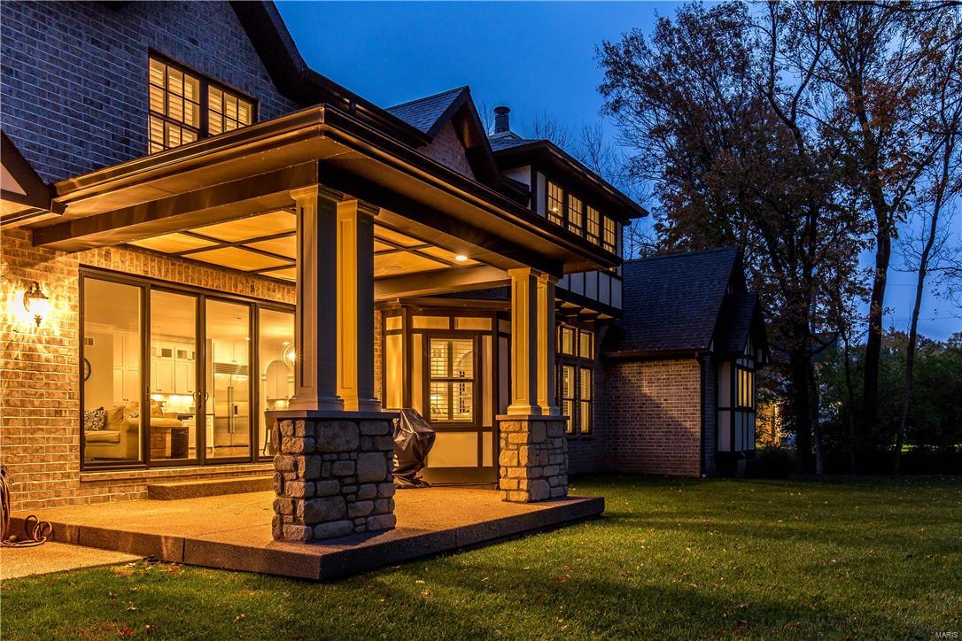 Town & Country Manor - Residential