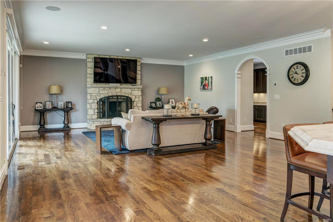 Town & Country Manor - Residential