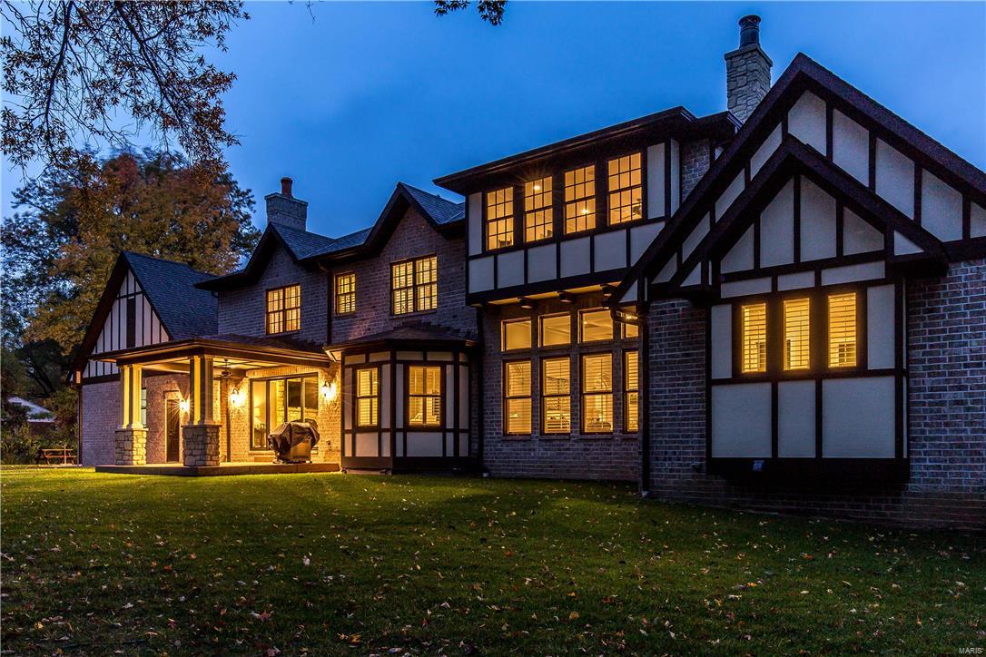 Town & Country Manor - Residential