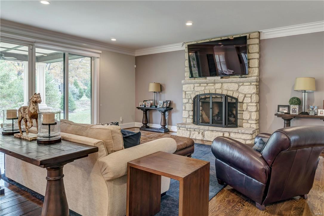 Town & Country Manor - Residential