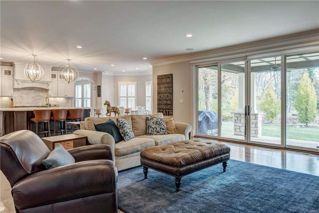 Town & Country Manor - Residential