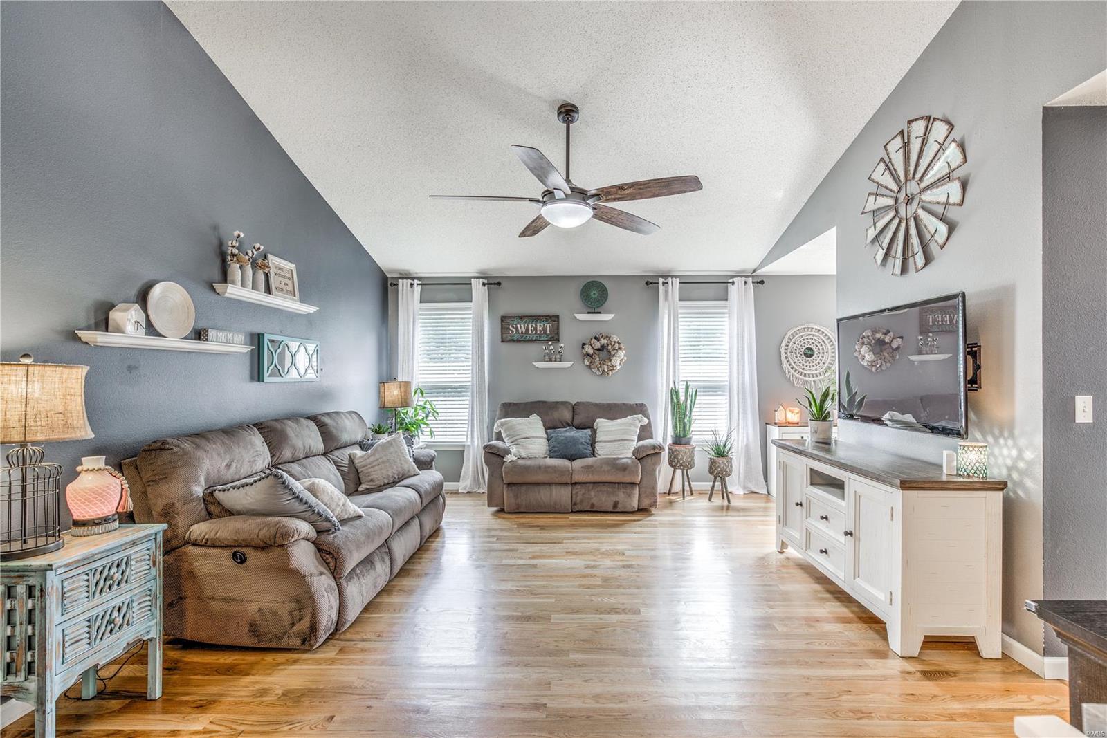 Bluffs/Romaine 02 - Residential