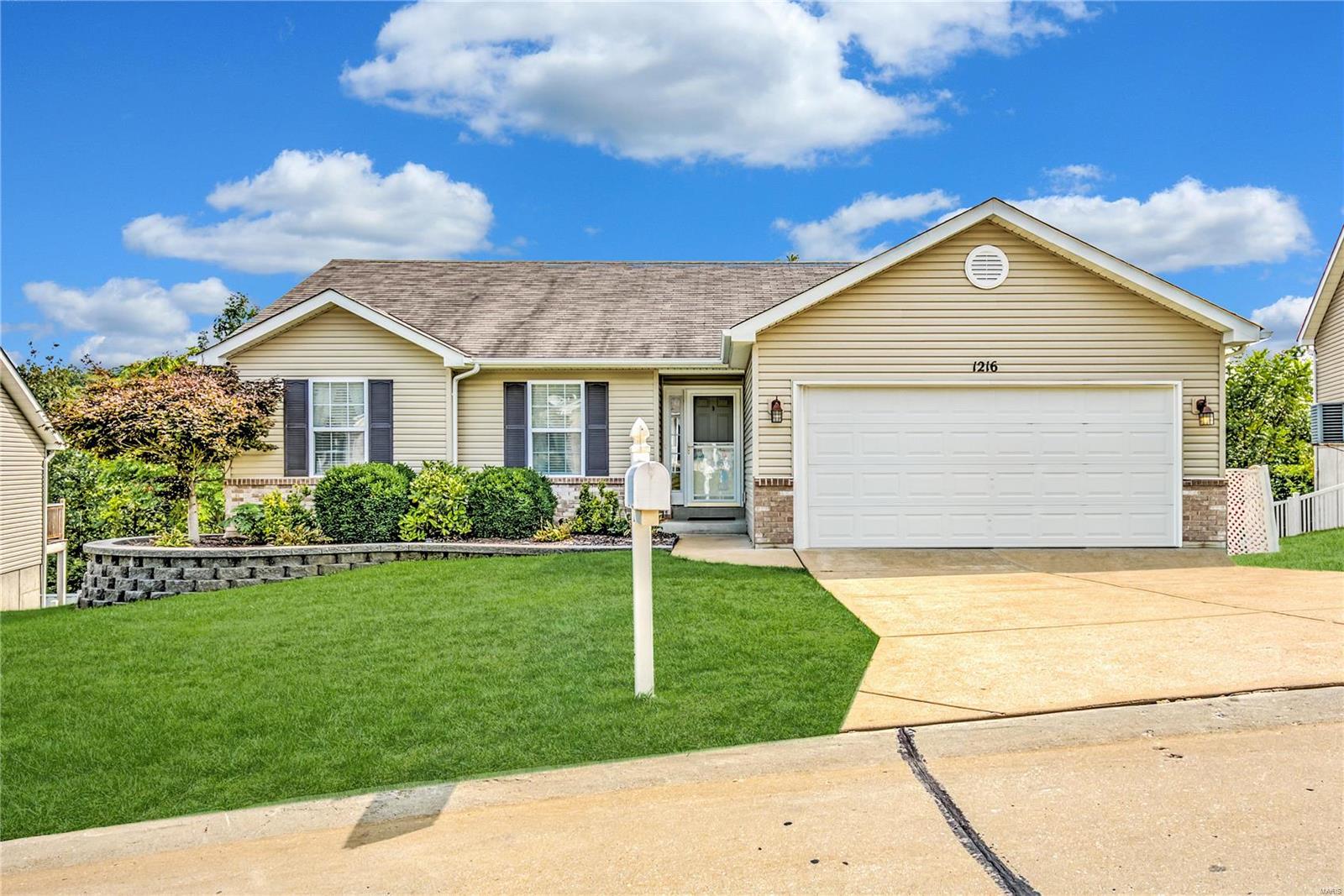 Bluffs/Romaine 02 - Residential