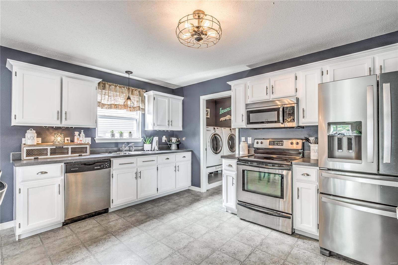 Bluffs/Romaine 02 - Residential