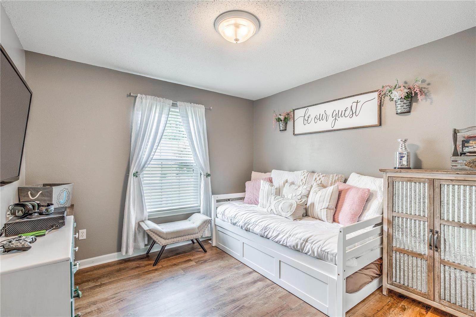 Bluffs/Romaine 02 - Residential