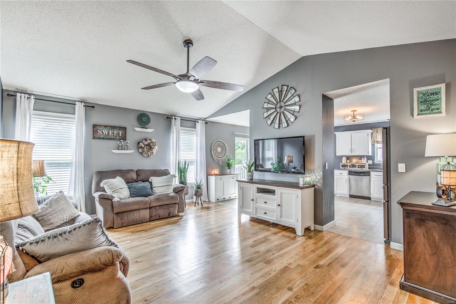 Bluffs/Romaine 02 - Residential