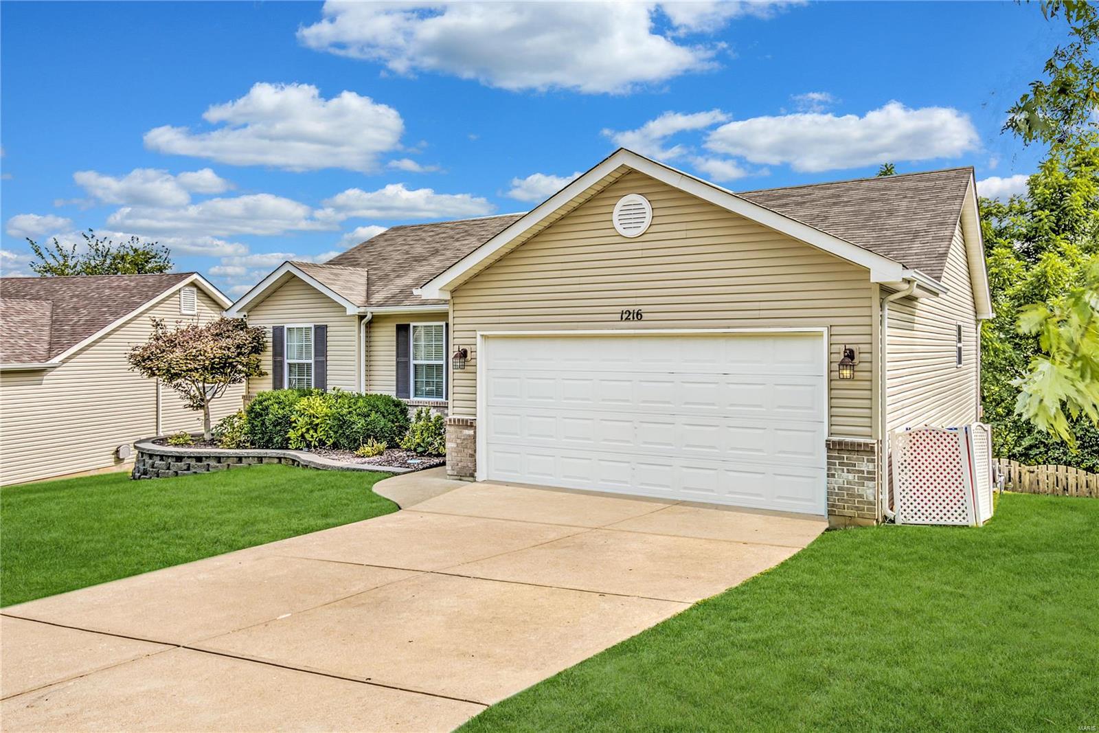 Bluffs/Romaine 02 - Residential