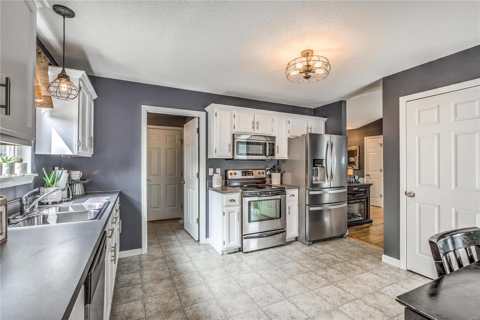 Bluffs/Romaine 02 - Residential