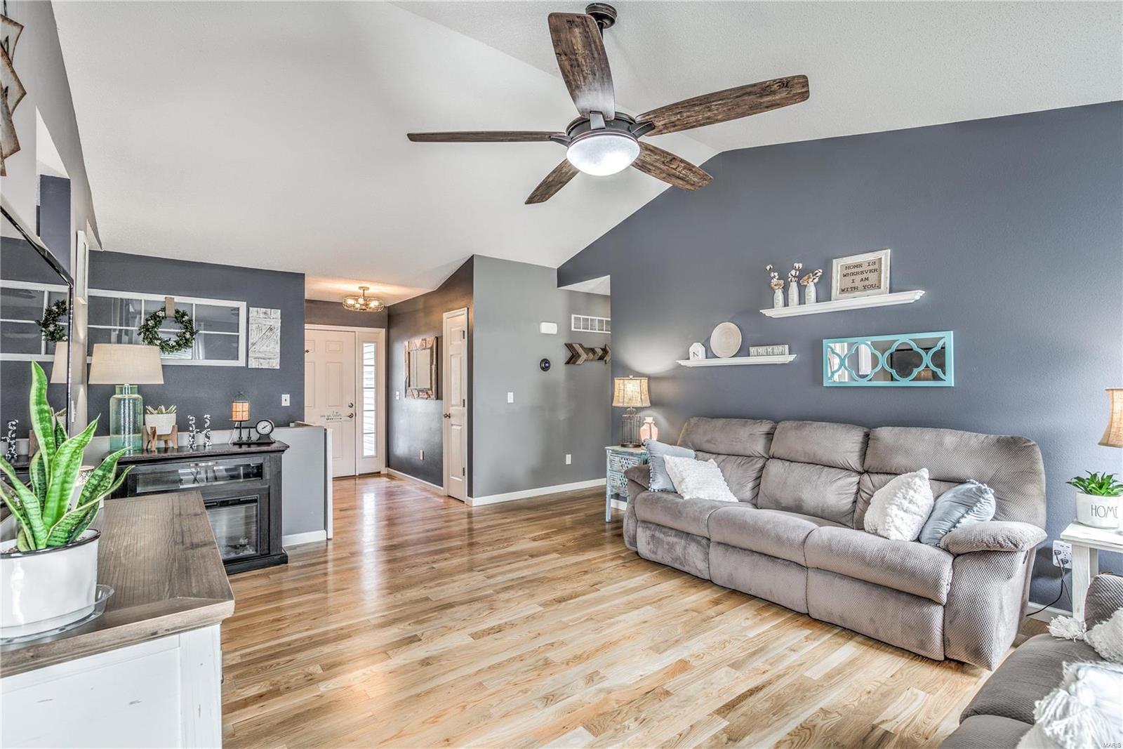 Bluffs/Romaine 02 - Residential