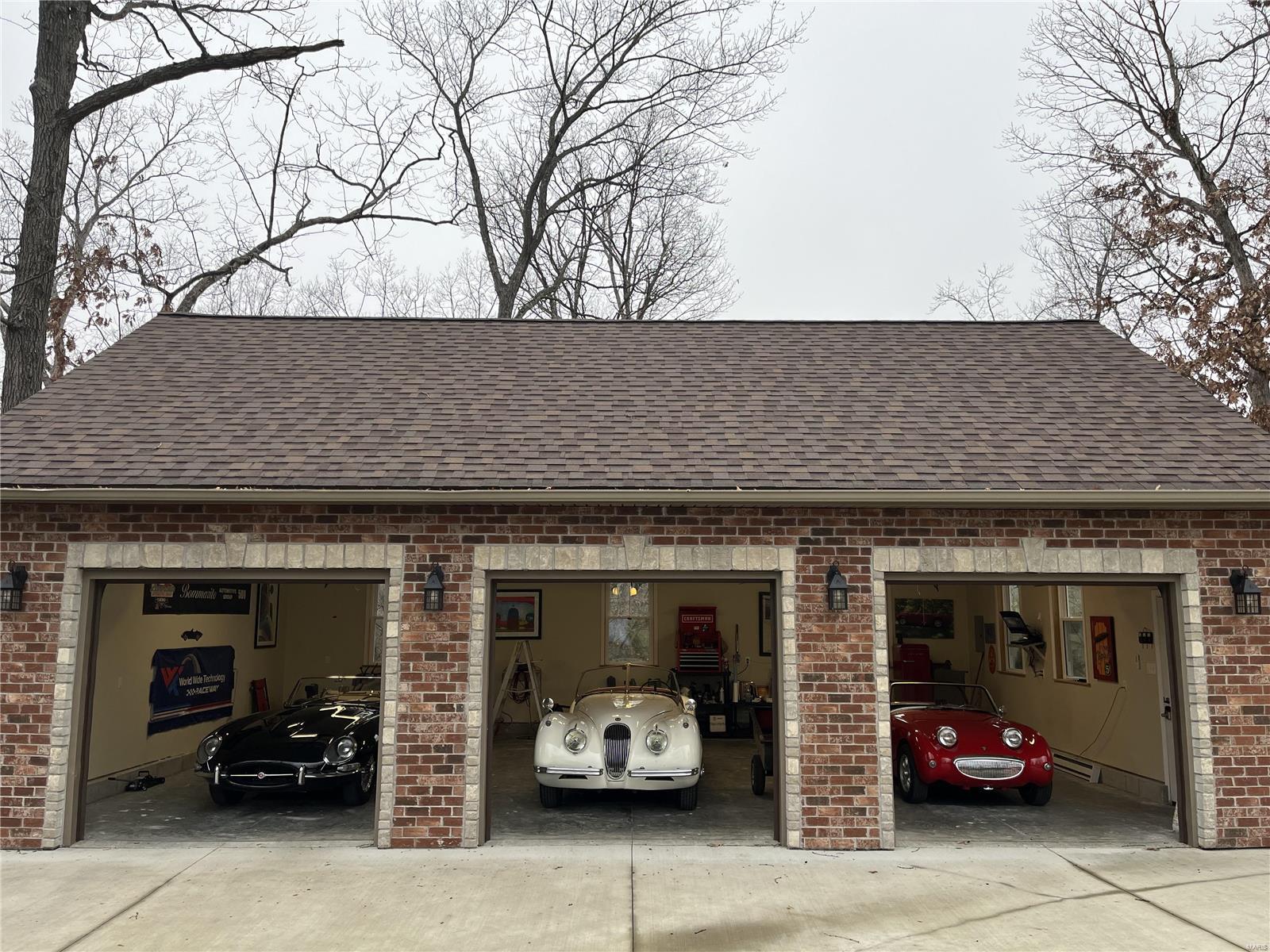 Manors At Kohlers Grove - Residential