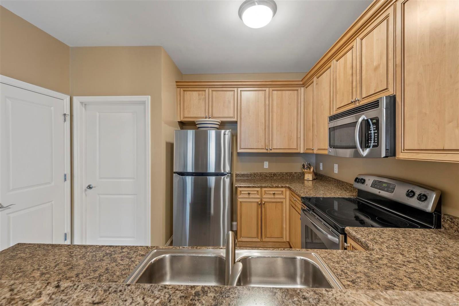 Brookfield Condominiums - Residential