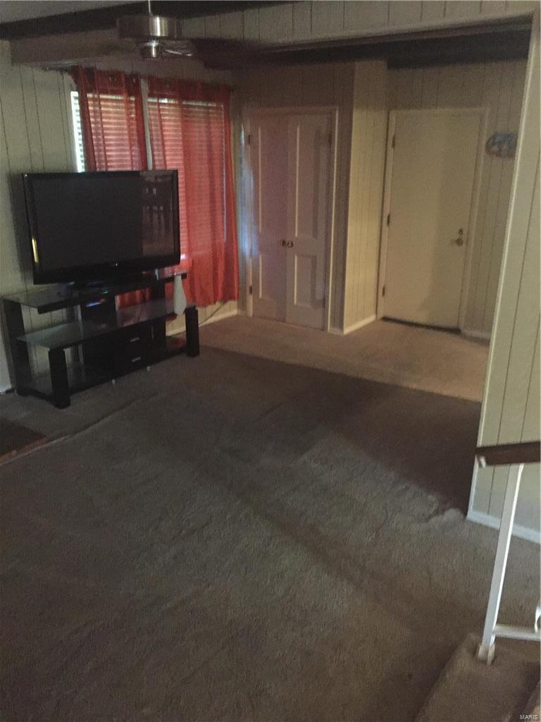 Locust Spring - Residential