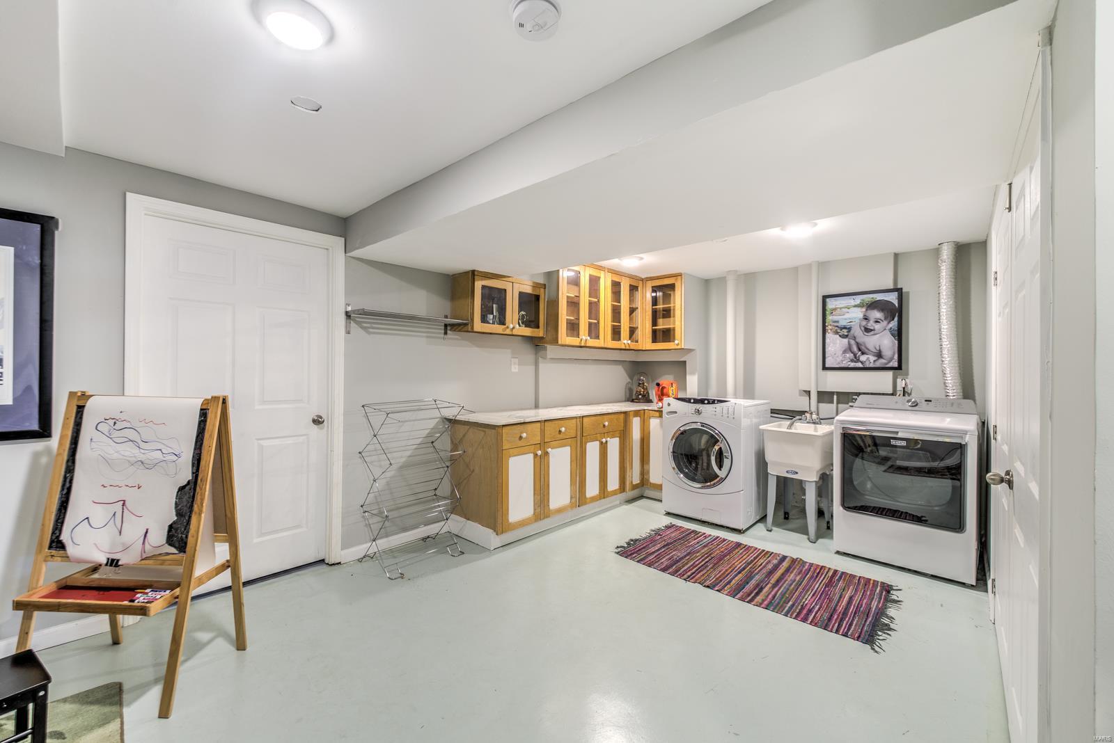Lafayette Square - Benton Place - Residential