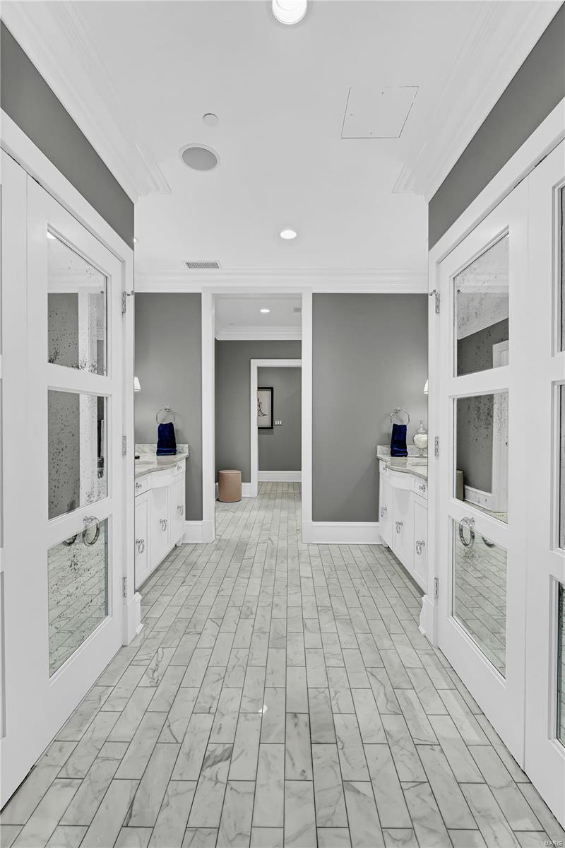 Plaza In Clayton A Condo The - Residential