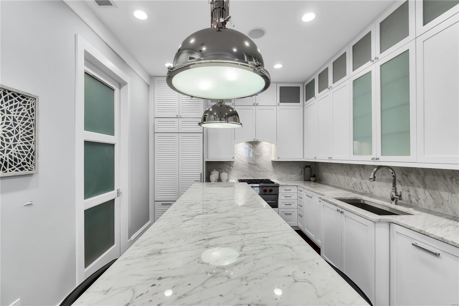 Plaza In Clayton A Condo The - Residential