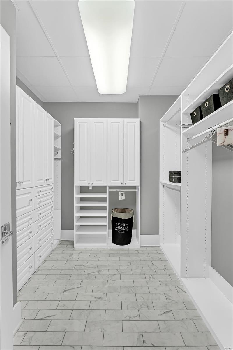 Plaza In Clayton A Condo The - Residential