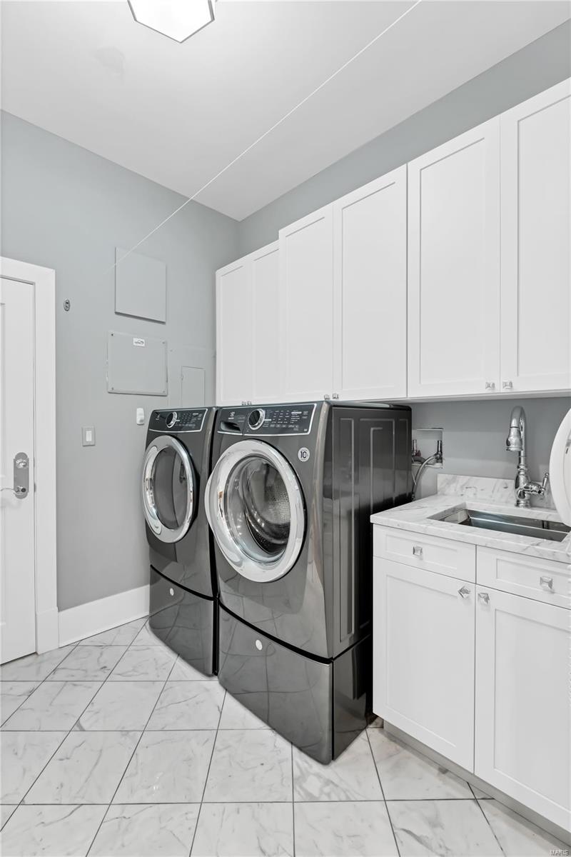 Plaza In Clayton A Condo The - Residential