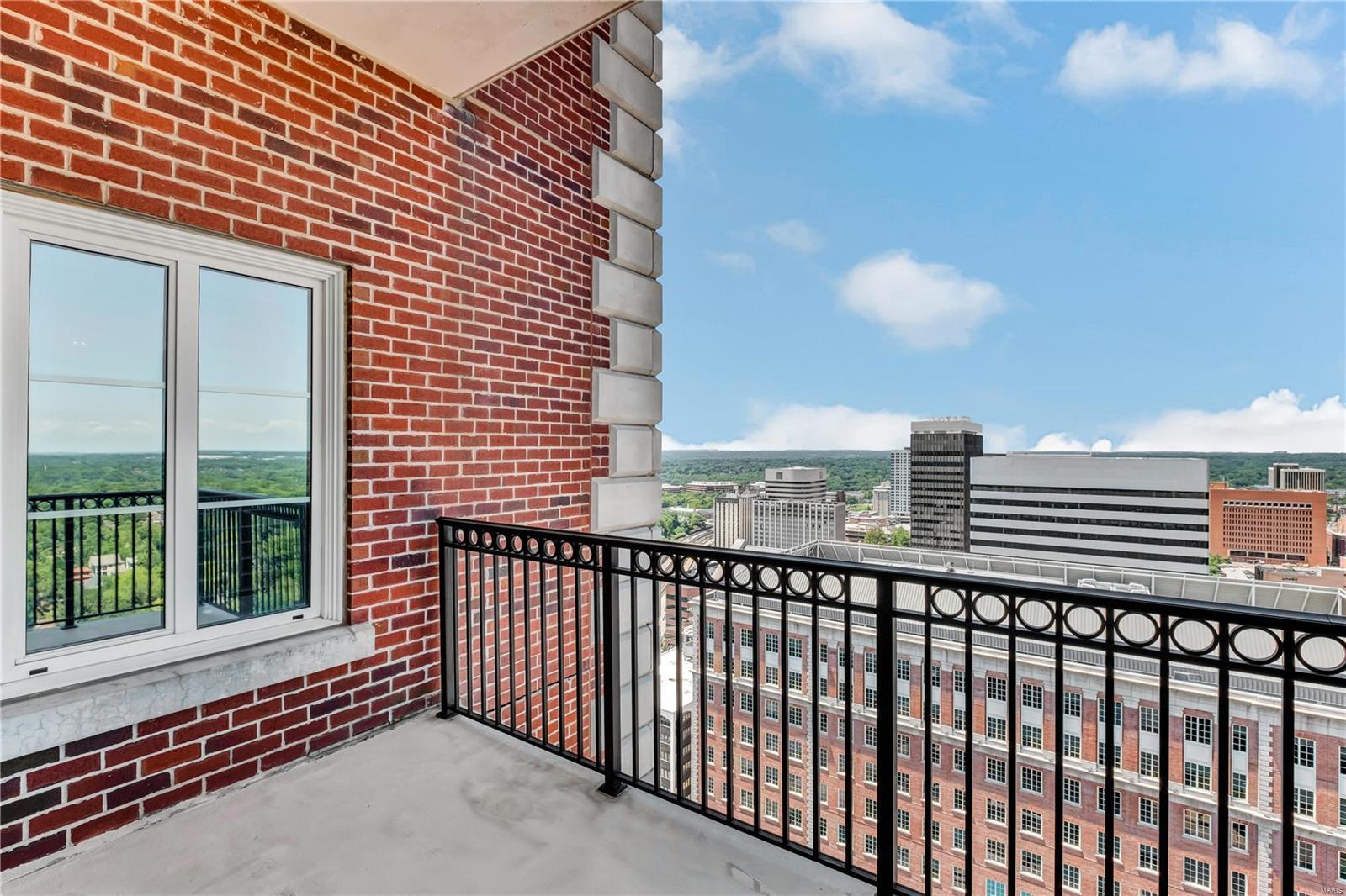 Plaza In Clayton A Condo The - Residential