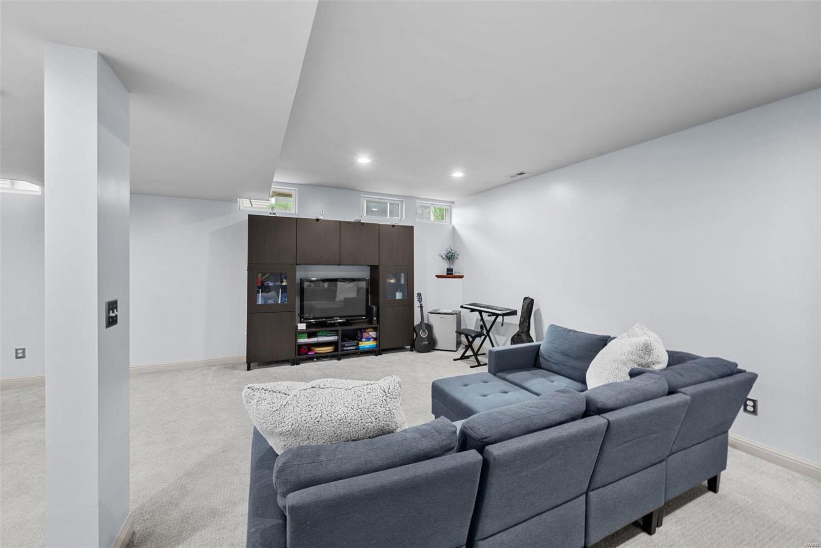 Wildwood, Missouri 63038, United States, 4 Bedrooms Bedrooms, ,4 BathroomsBathrooms,Residential,Pending,21179