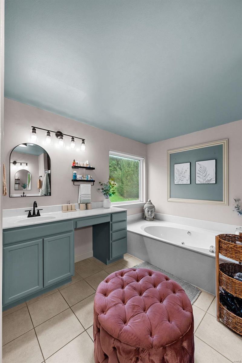 Wildwood, Missouri 63038, United States, 4 Bedrooms Bedrooms, ,4 BathroomsBathrooms,Residential,Pending,21179