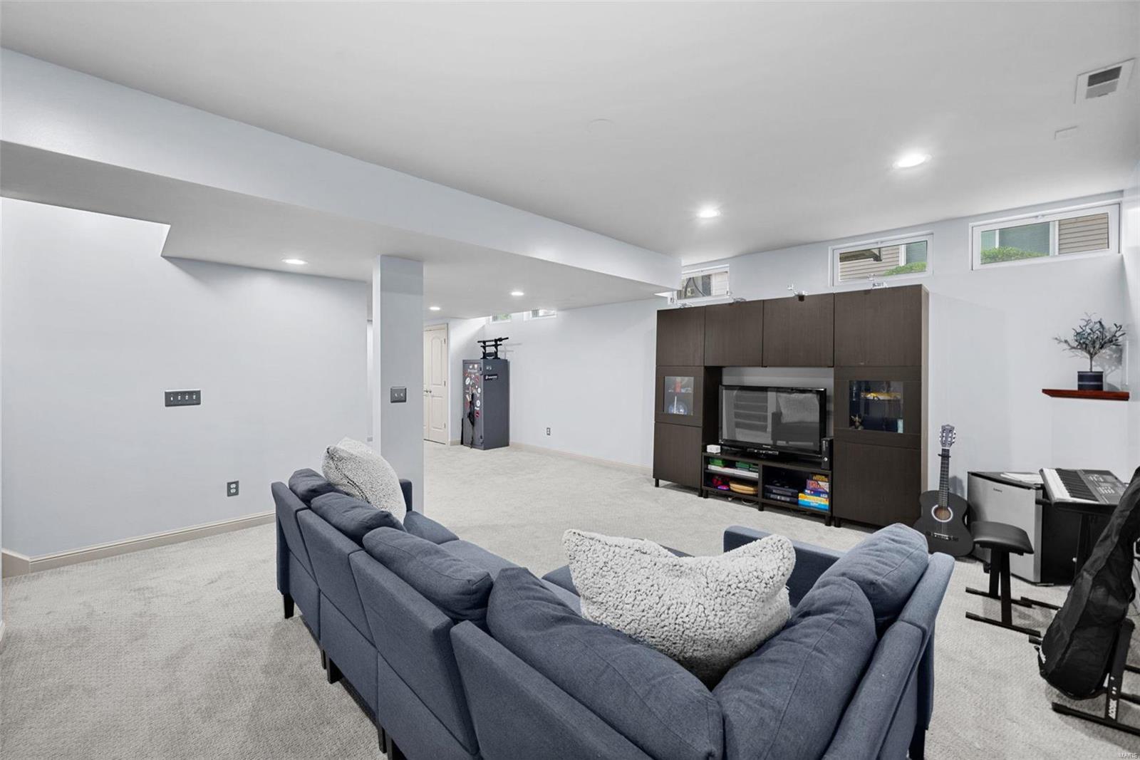 Wildwood, Missouri 63038, United States, 4 Bedrooms Bedrooms, ,4 BathroomsBathrooms,Residential,Pending,21179