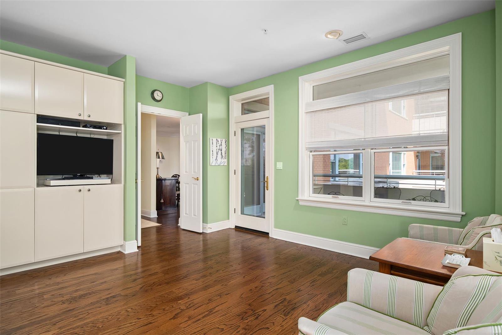 Residence At 800 S Hanley A Condo - Residential