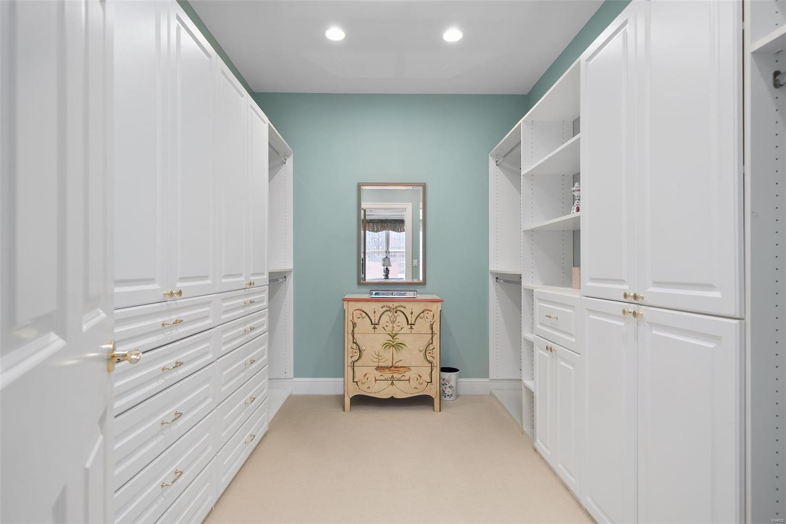 Residence At 800 S Hanley A Condo - Residential