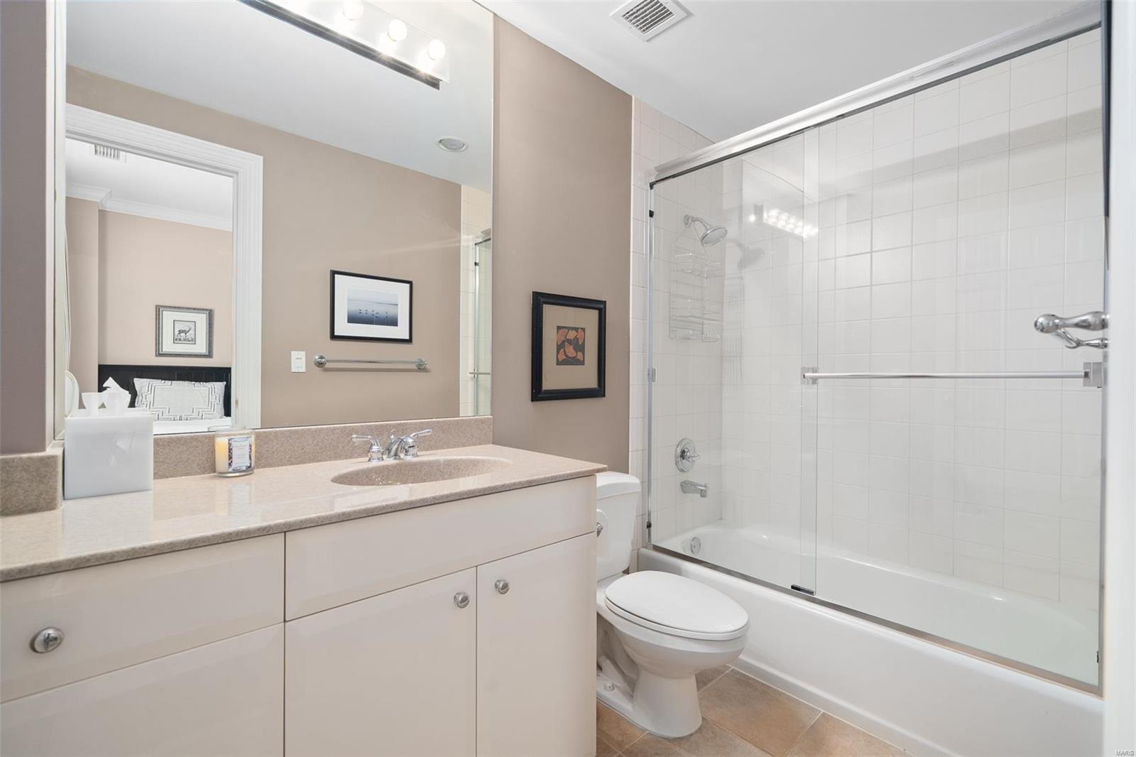 Residence At 800 S Hanley A Condo - Residential