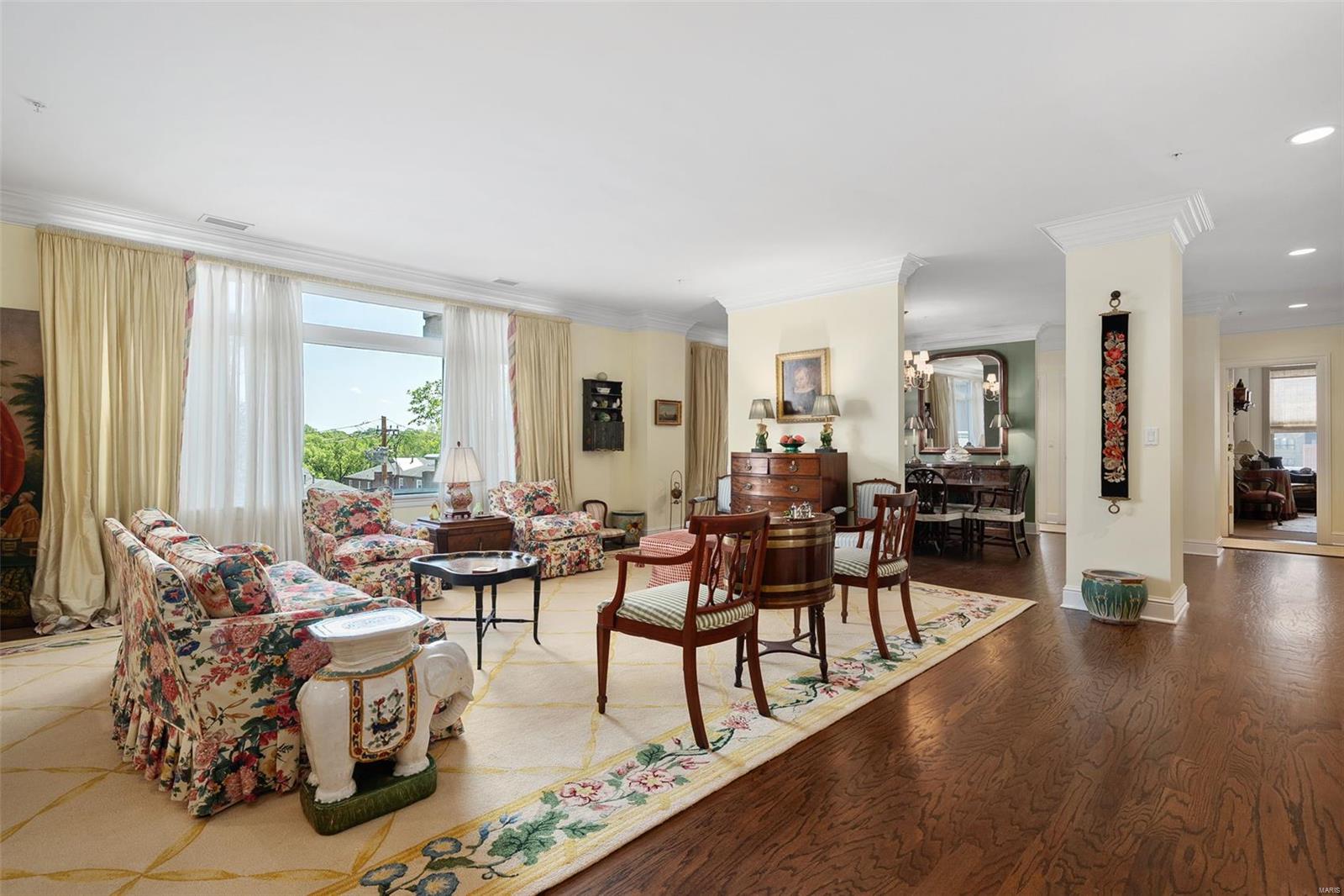 Residence At 800 S Hanley A Condo - Residential