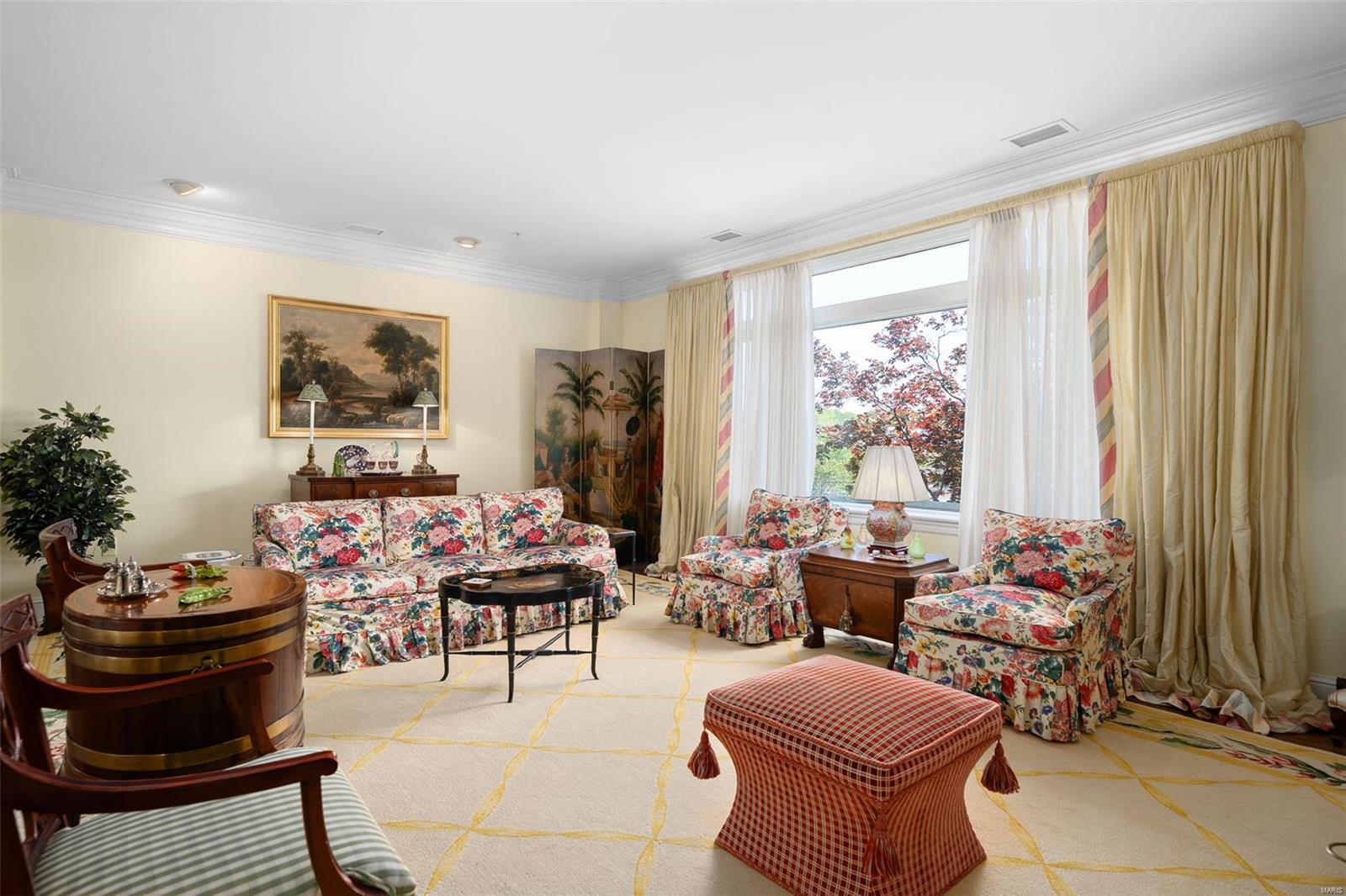 Residence At 800 S Hanley A Condo - Residential