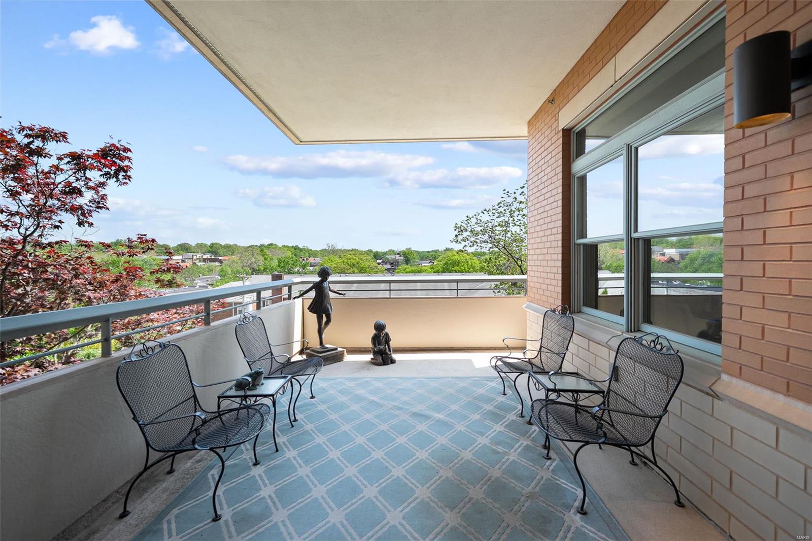 Residence At 800 S Hanley A Condo - Residential