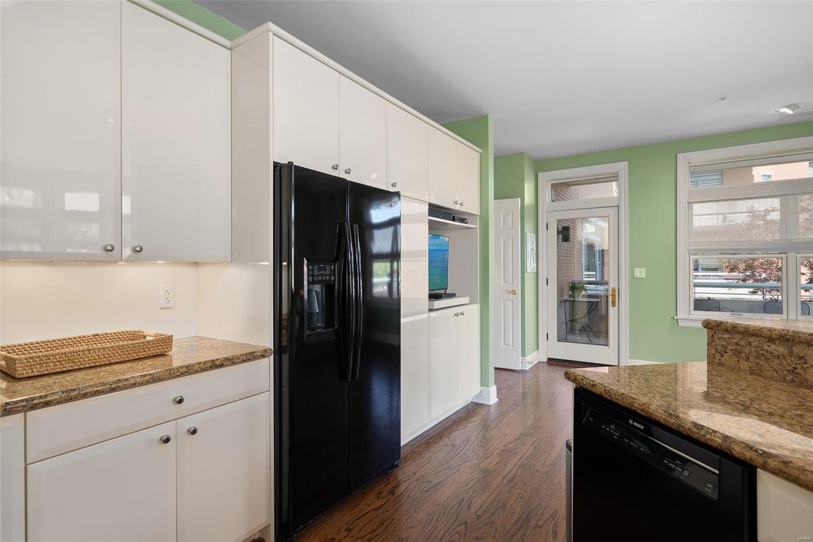 Residence At 800 S Hanley A Condo - Residential