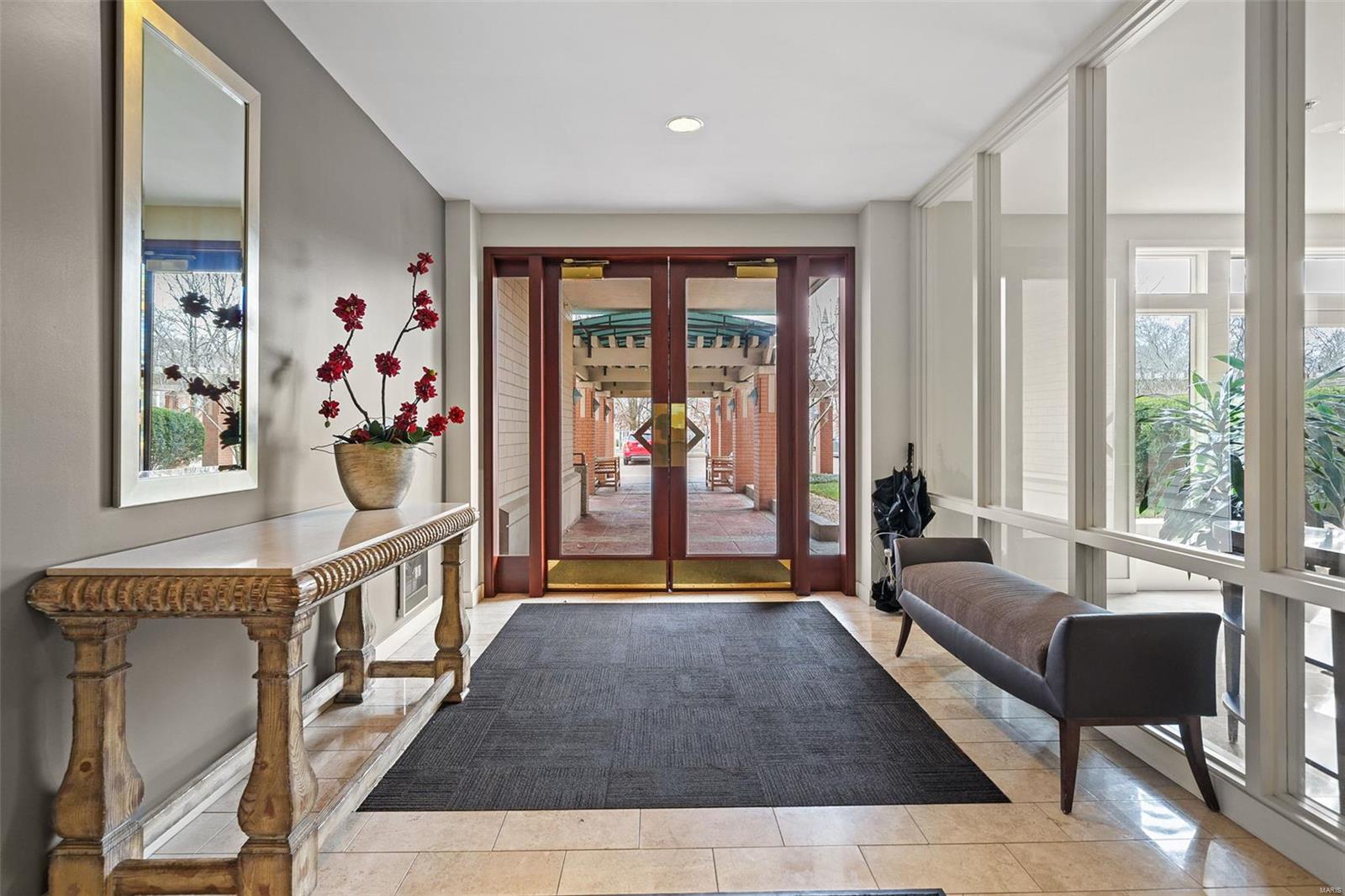 Residence At 800 S Hanley A Condo - Residential