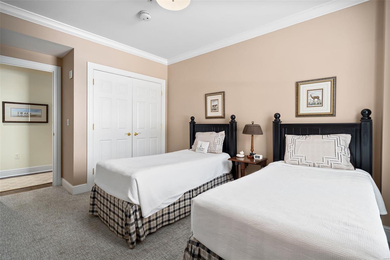 Residence At 800 S Hanley A Condo - Residential