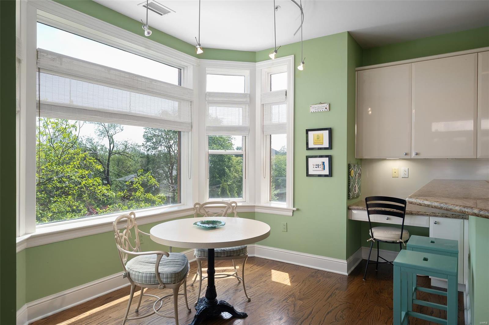 Residence At 800 S Hanley A Condo - Residential