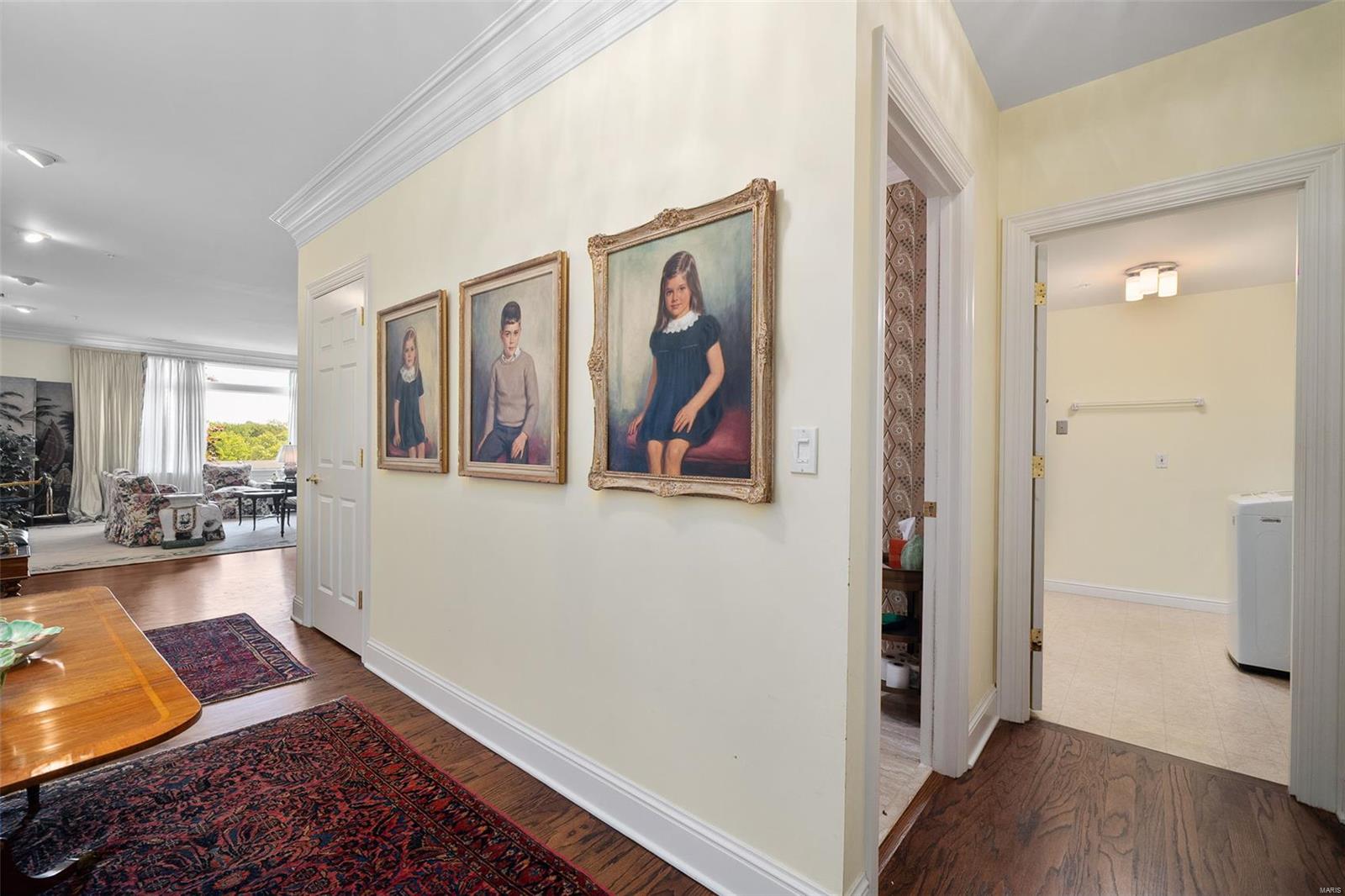 Residence At 800 S Hanley A Condo - Residential