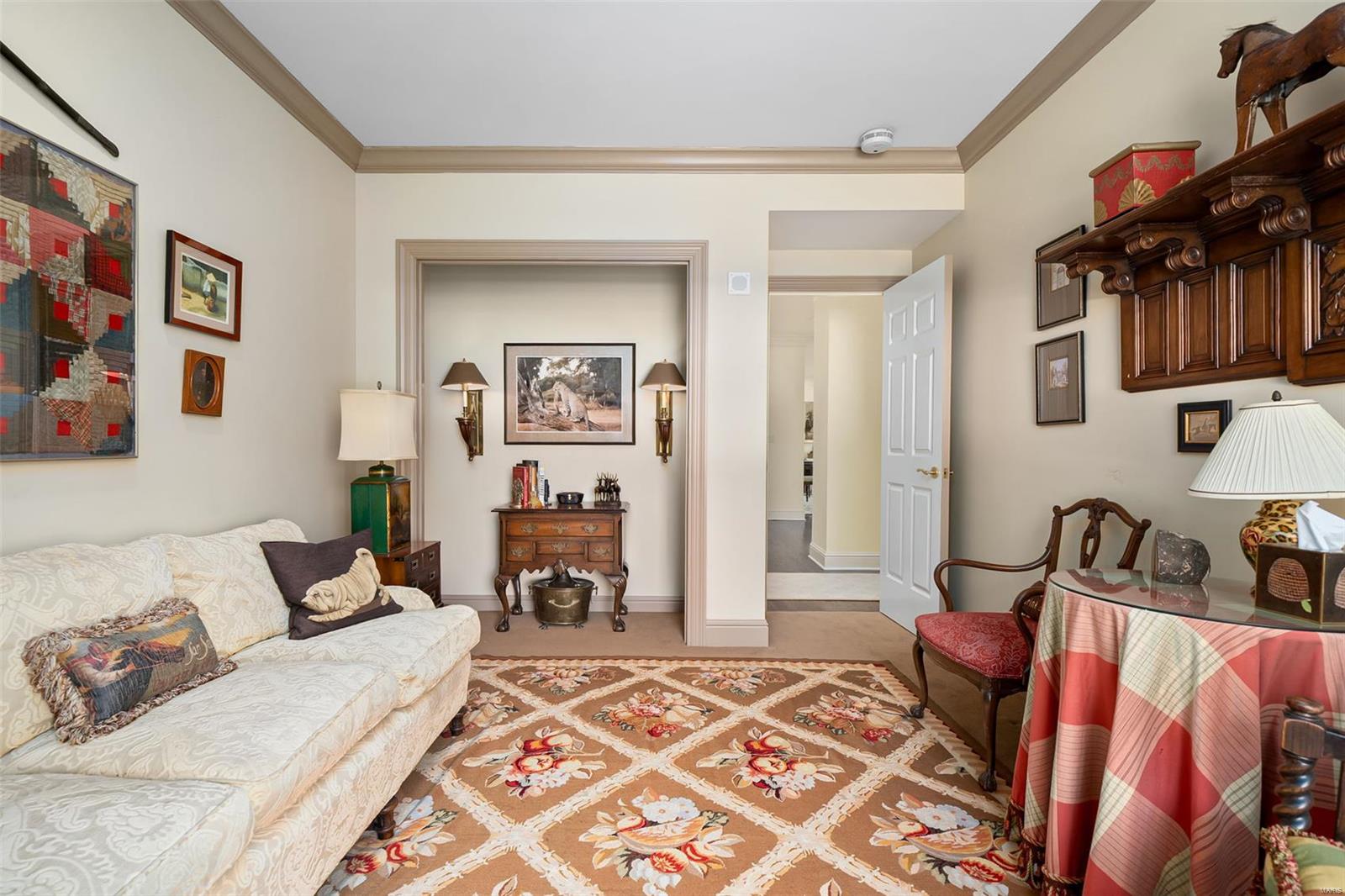 Residence At 800 S Hanley A Condo - Residential