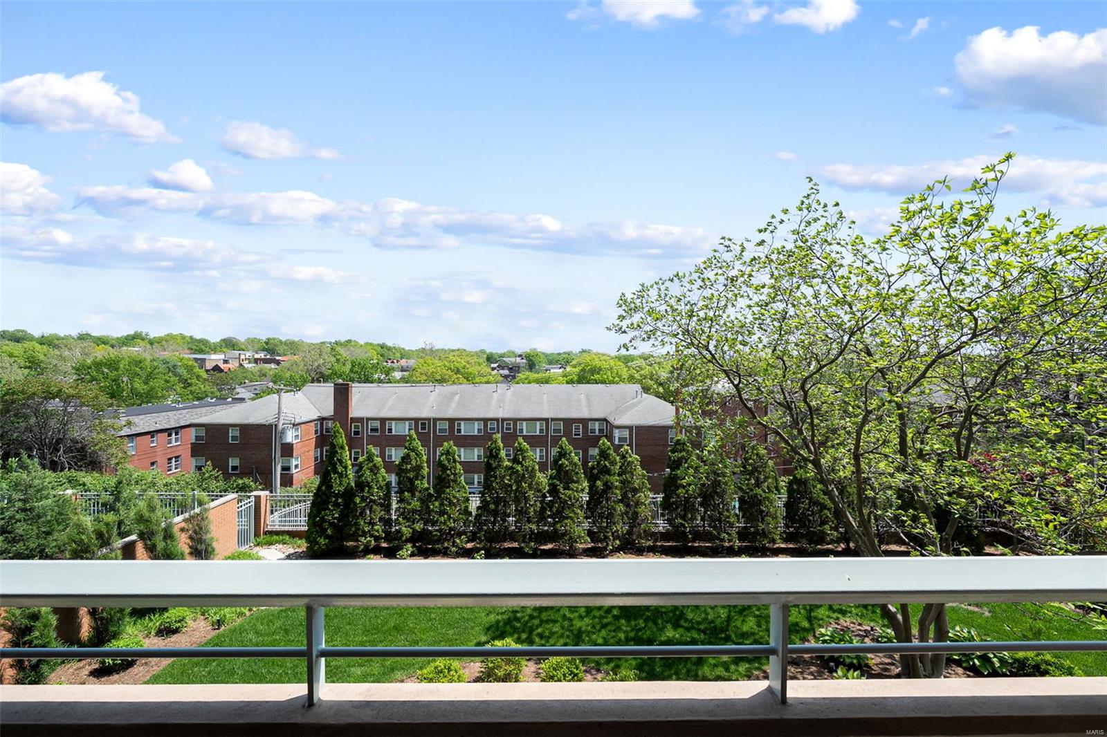 Residence At 800 S Hanley A Condo - Residential