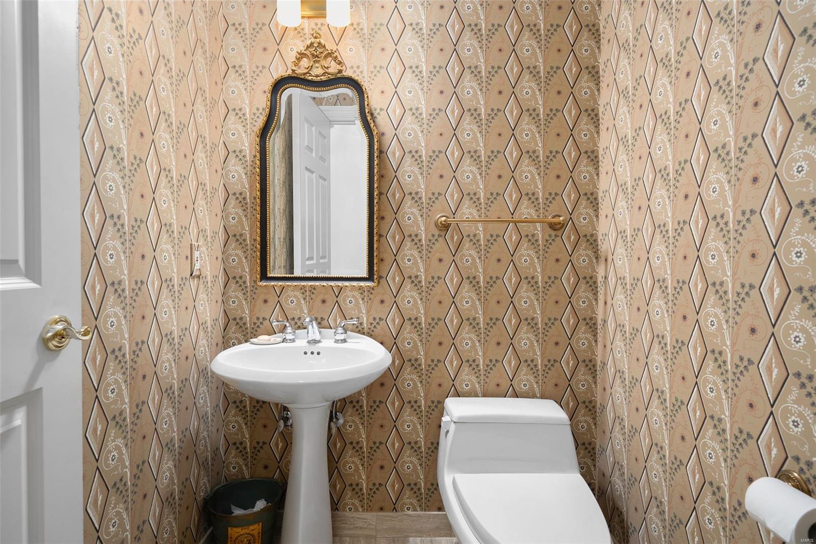 Residence At 800 S Hanley A Condo - Residential