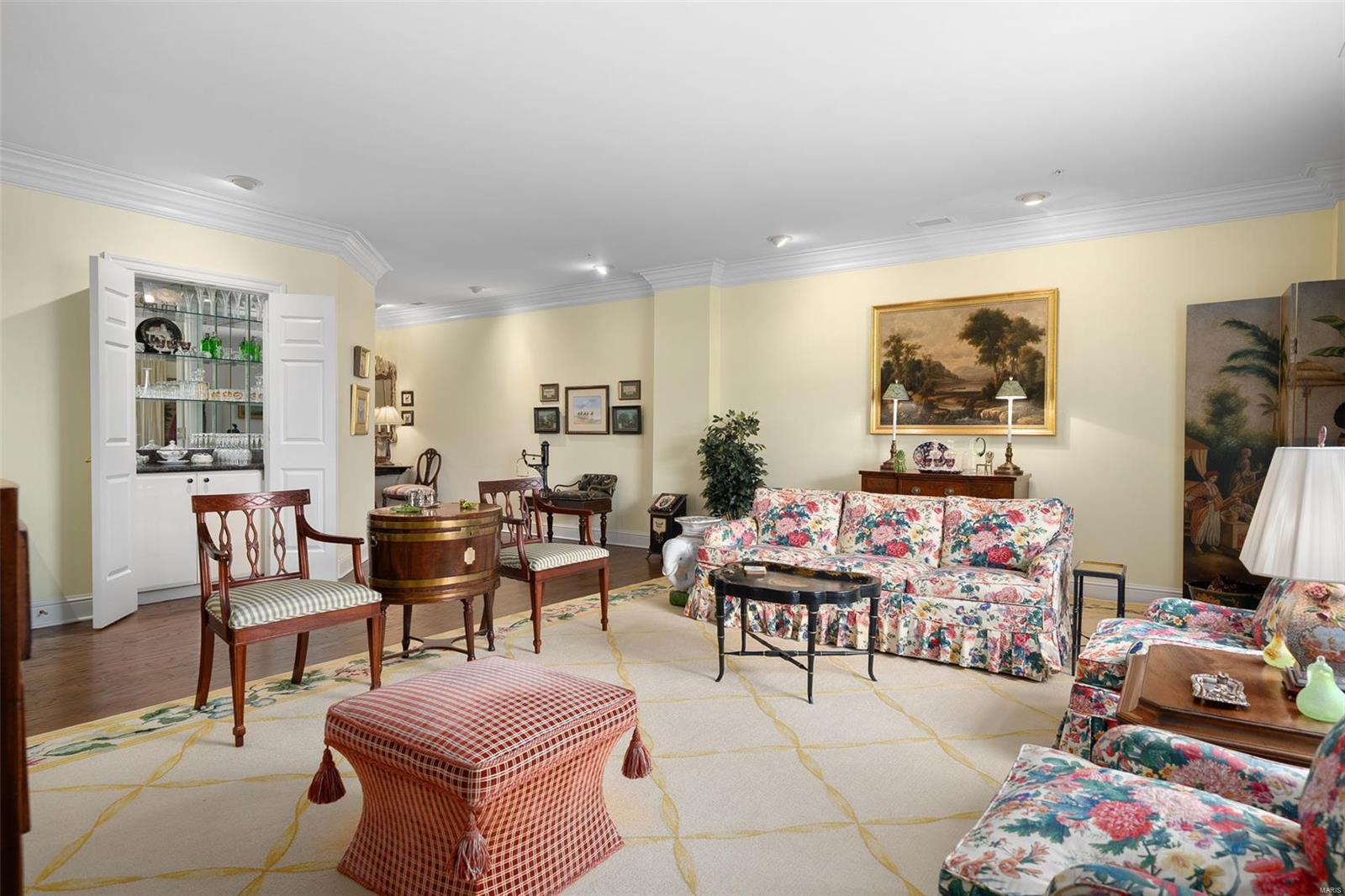 Residence At 800 S Hanley A Condo - Residential