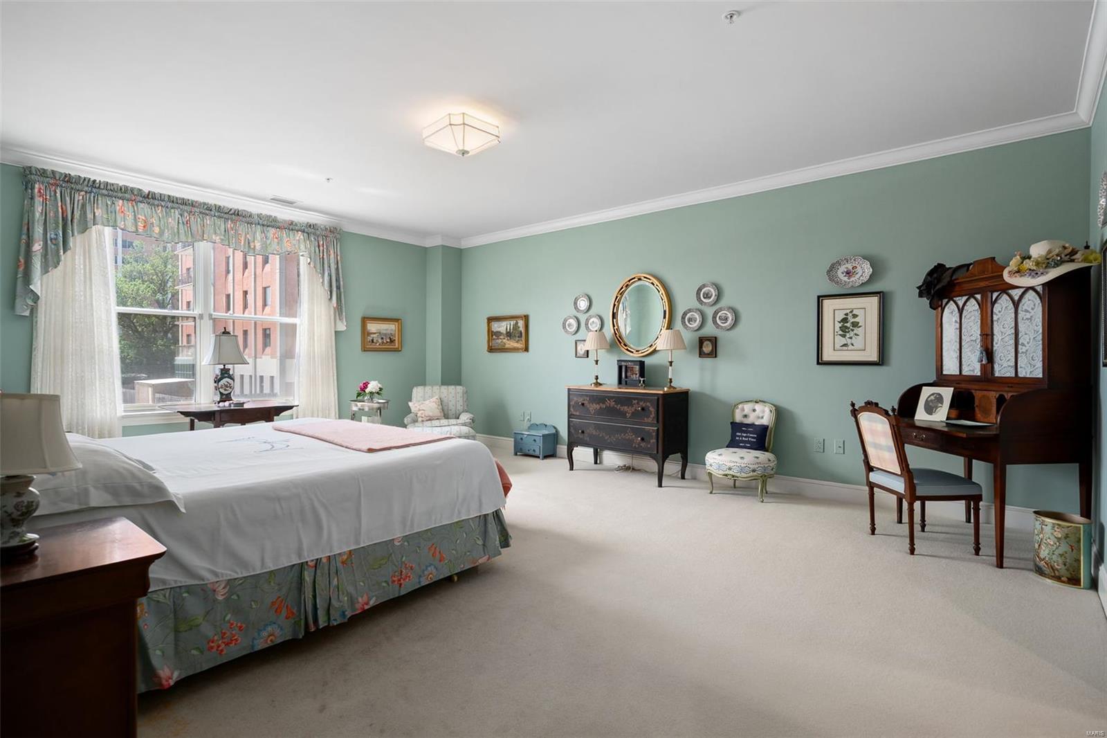 Residence At 800 S Hanley A Condo - Residential