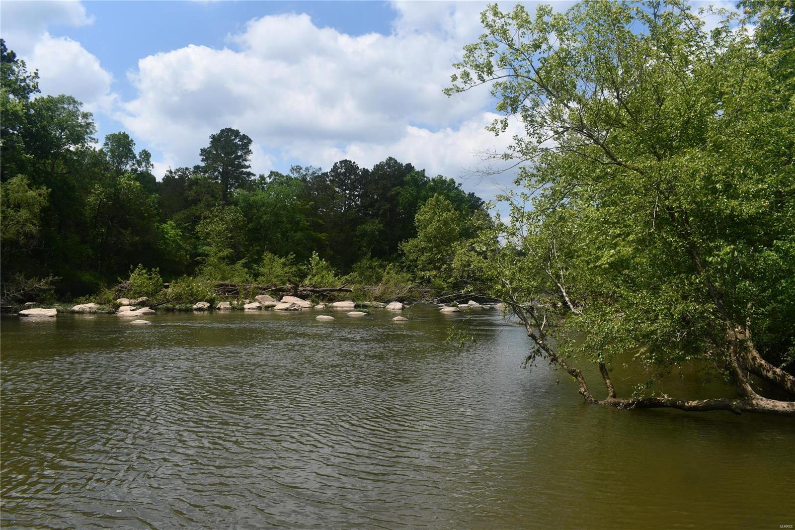 Farmington, Missouri 63640, United States, 2 Bedrooms Bedrooms, ,2 BathroomsBathrooms,Residential,Pending,56657